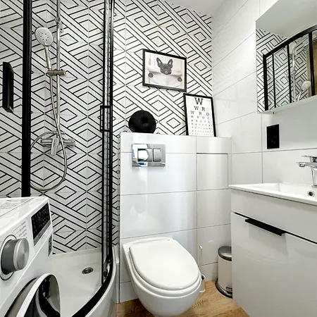 2mins Skytower! Stylish 2bd Kitchen, Balcony! Near Train Apartament *