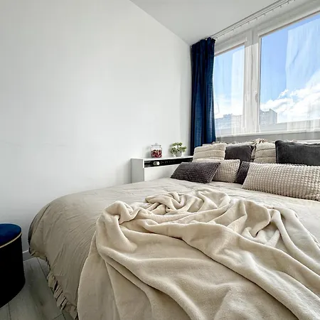 2mins Skytower! Stylish 2bd Kitchen, Balcony! Near Train Apartament *