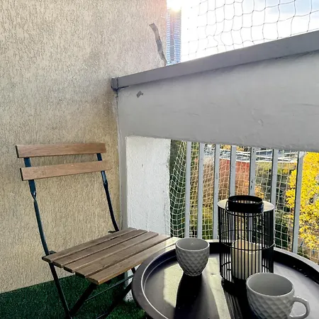 2mins Skytower! Stylish 2bd Kitchen, Balcony! Near Train Apartament