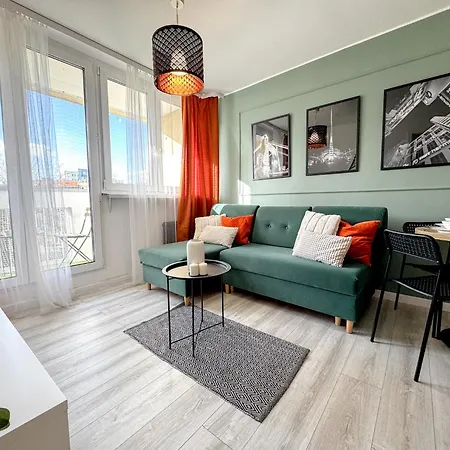 2mins Skytower! Stylish 2bd Kitchen, Balcony! Near Train Apartamento Breslavia
